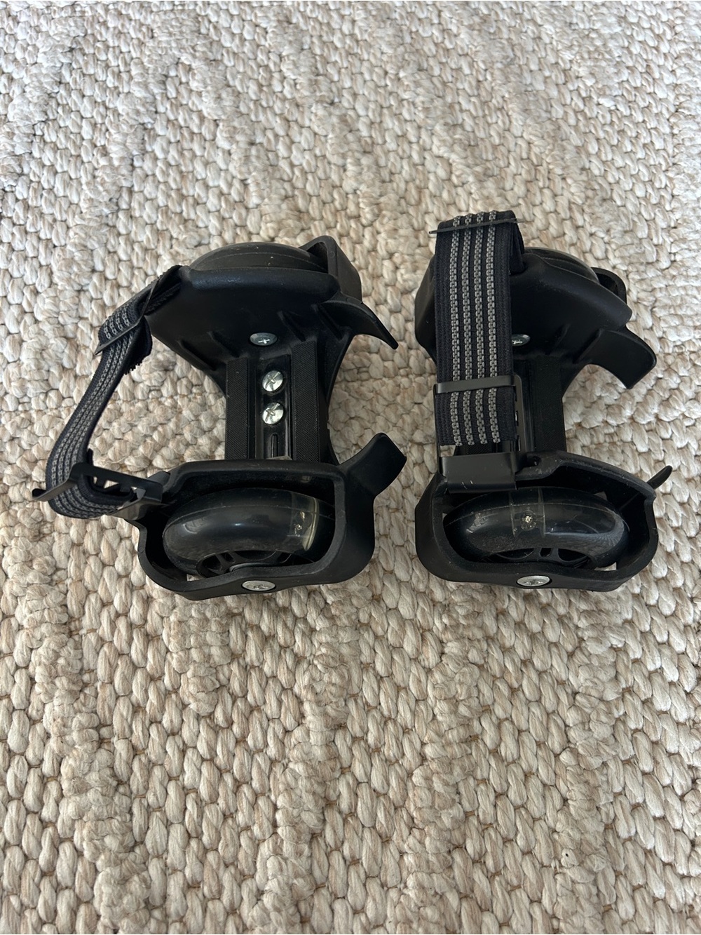 FAO Schwarz LED Clip-N-Roll Skates